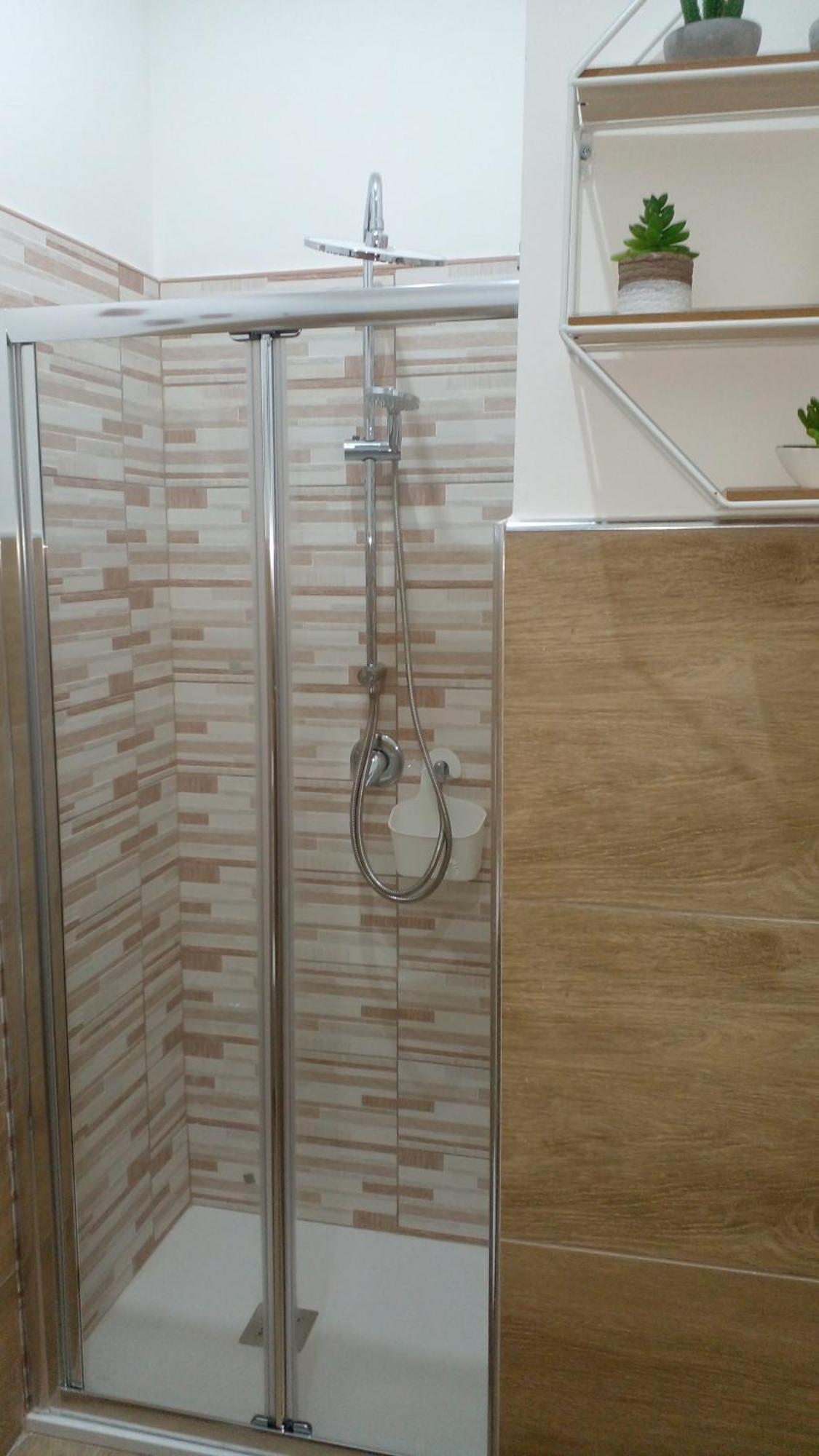 Locazione Turistica Madera Hotel Bari Luaran gambar
